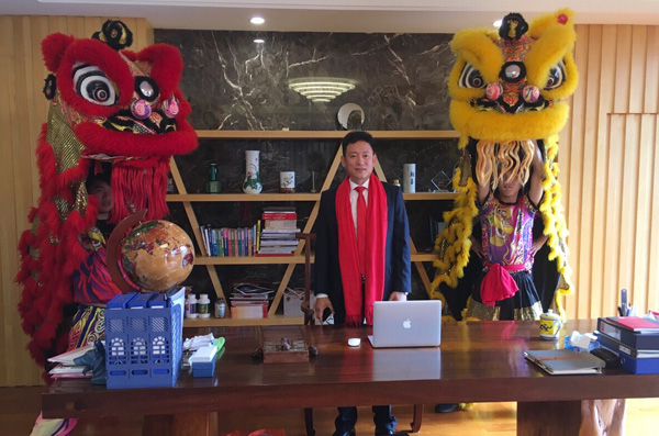 千秋偉業(yè)添錦繡 萬里鵬程展宏圖 —— 常青樹舞獅獻(xiàn)瑞賀新春，歡天喜地迎開工！